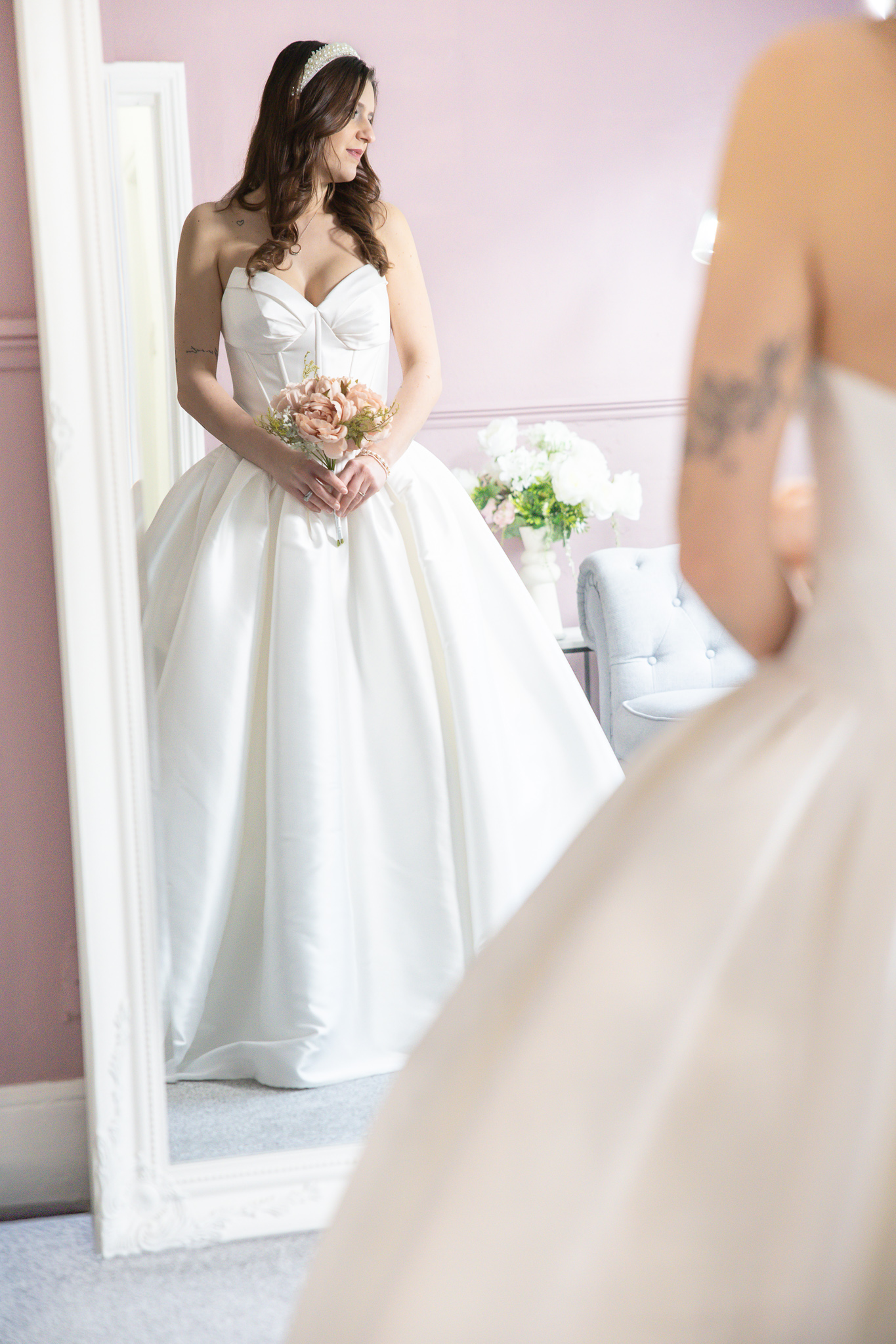 bride-and-groom natural relaxed wedding in Bury st Edmunds